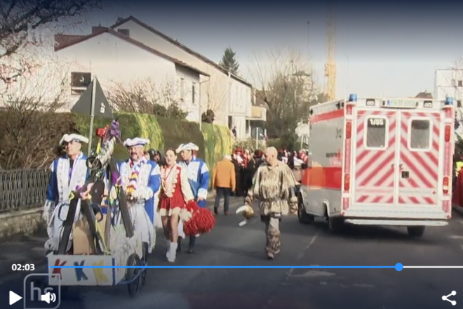 Rettungswagen an Fasching